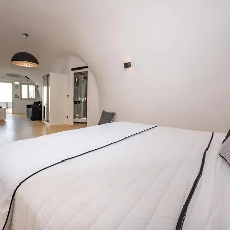 Aparthotel Azzurro Messaria (Santorini)