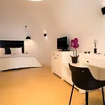 Azzurro 4*